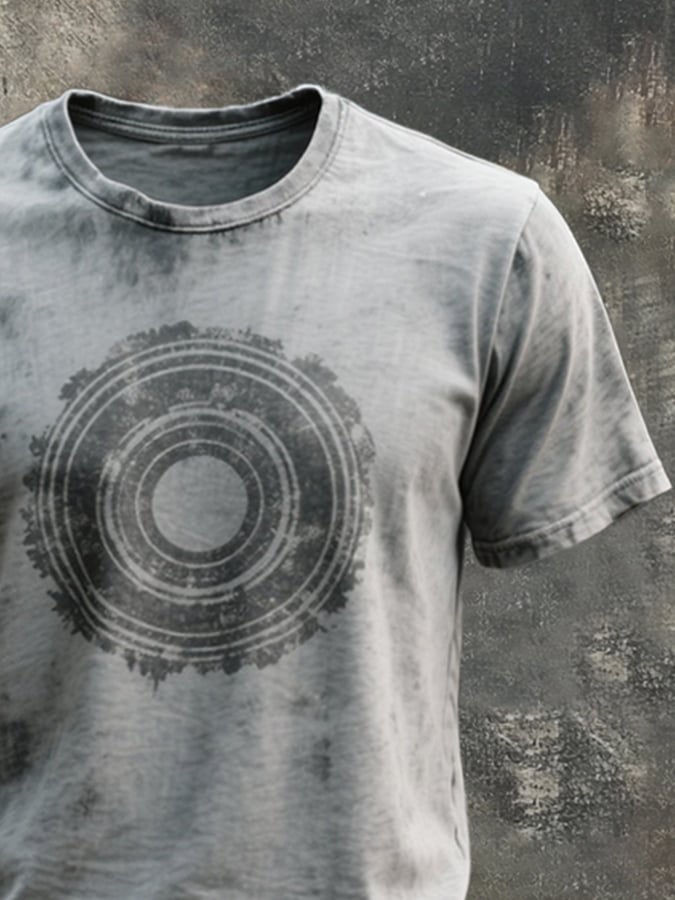 Men's retro print T-shirt with washed chest, round neck, short sleeves