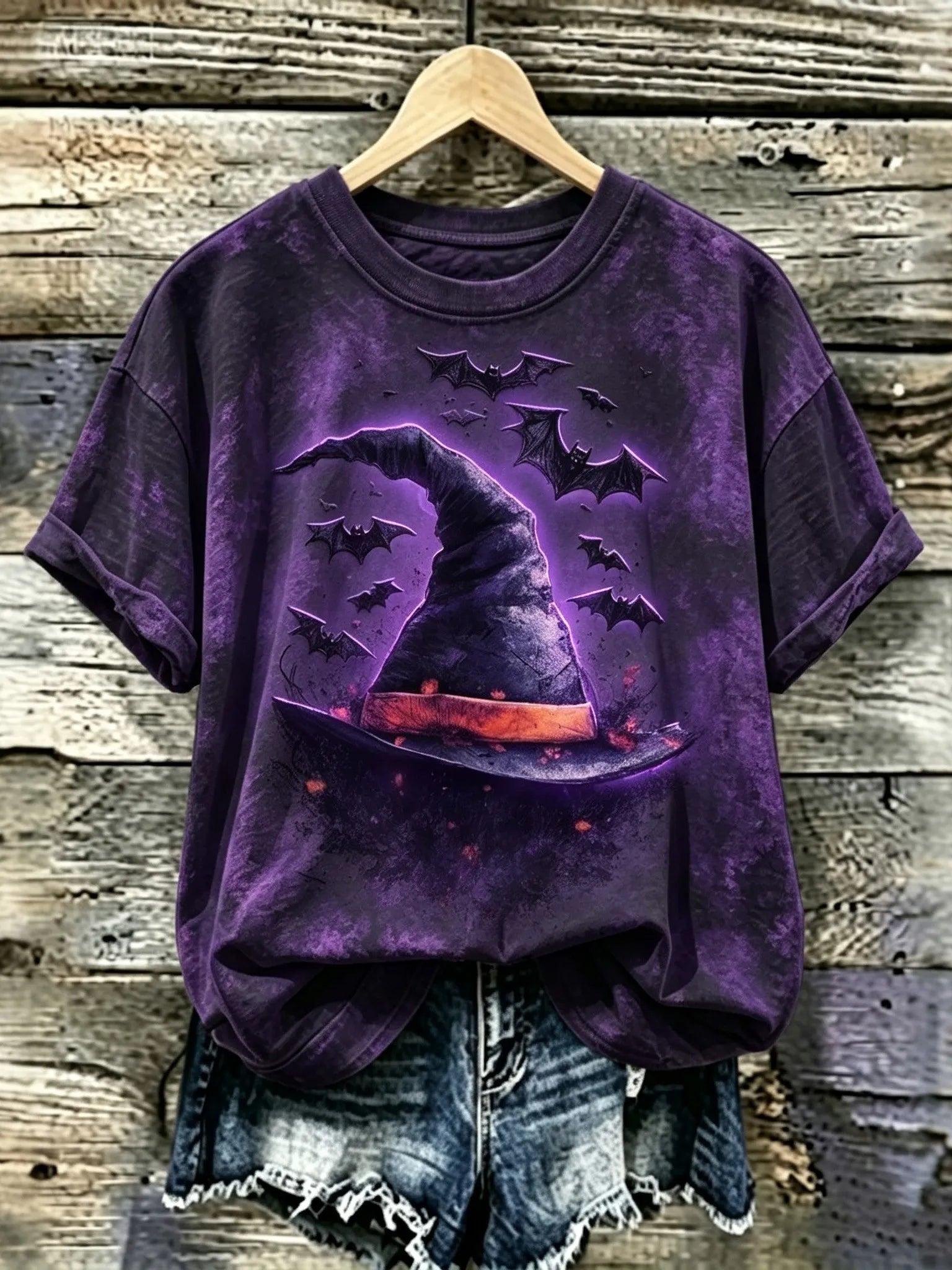 Women's Retro Halloween Witch Hat And Bat Print T-shirt