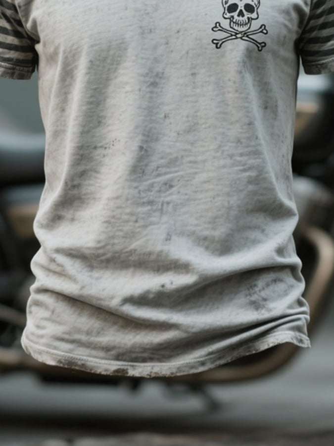 Men's round-neck T-shirt with striped vintage skull print