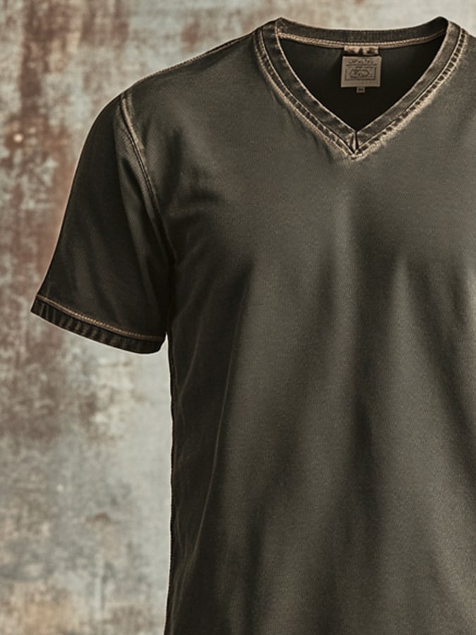 Men's vintage style V-neck T-shirt