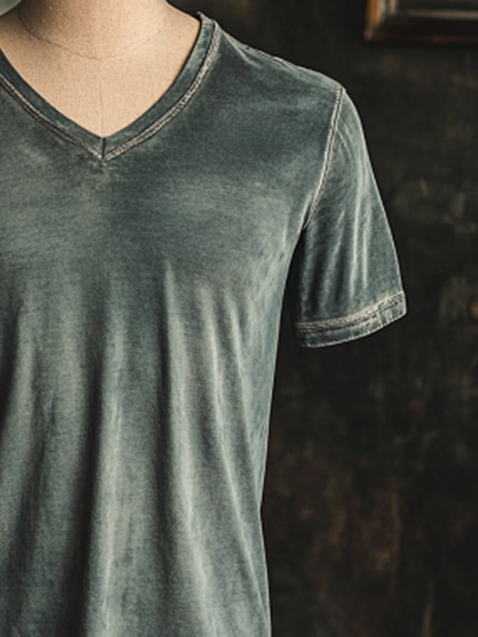 Men's vintage style V-neck short sleeve t-shirt